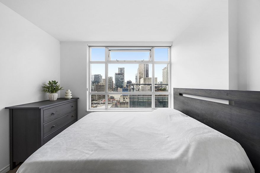 1709 438 Seymour Street