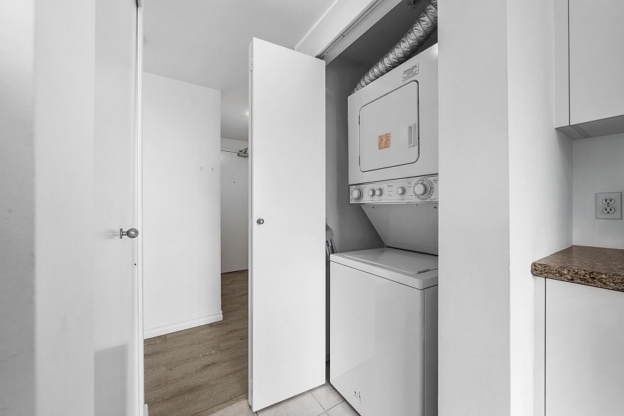 1709 438 Seymour Street