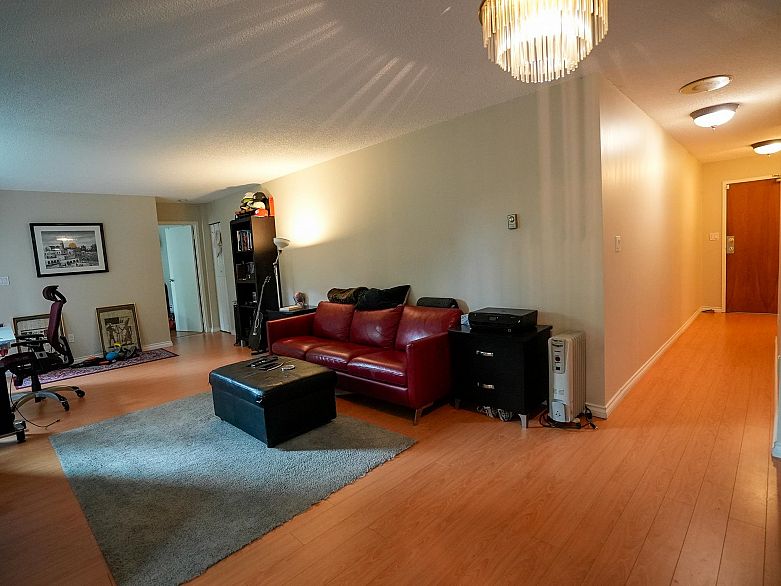 101 1845 Robson Street