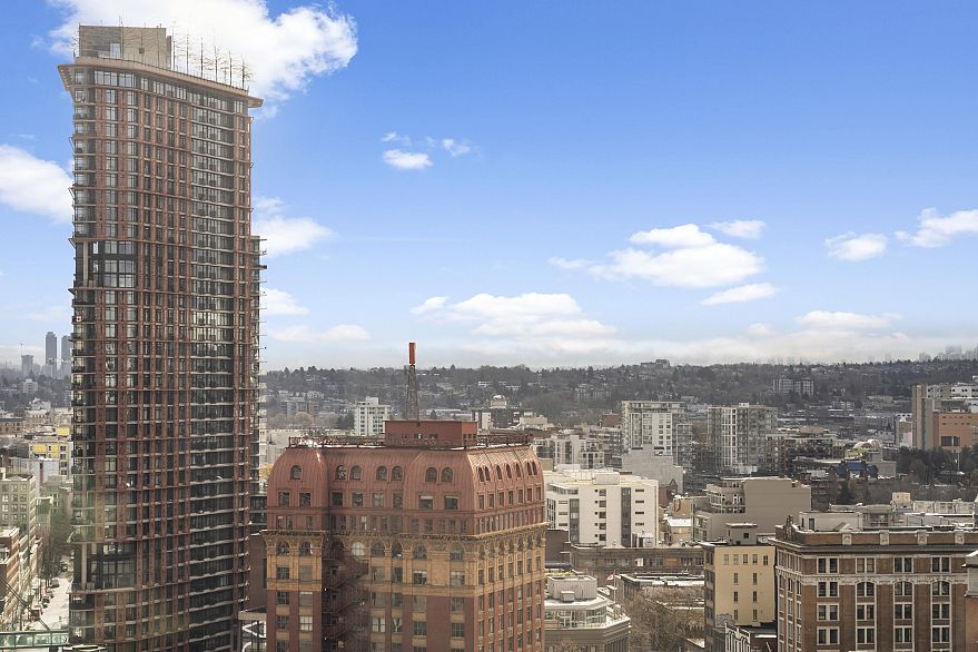 1709 438 Seymour Street