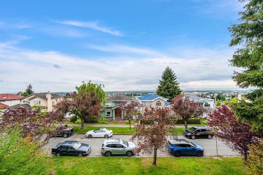 2085 Qualicum Drive