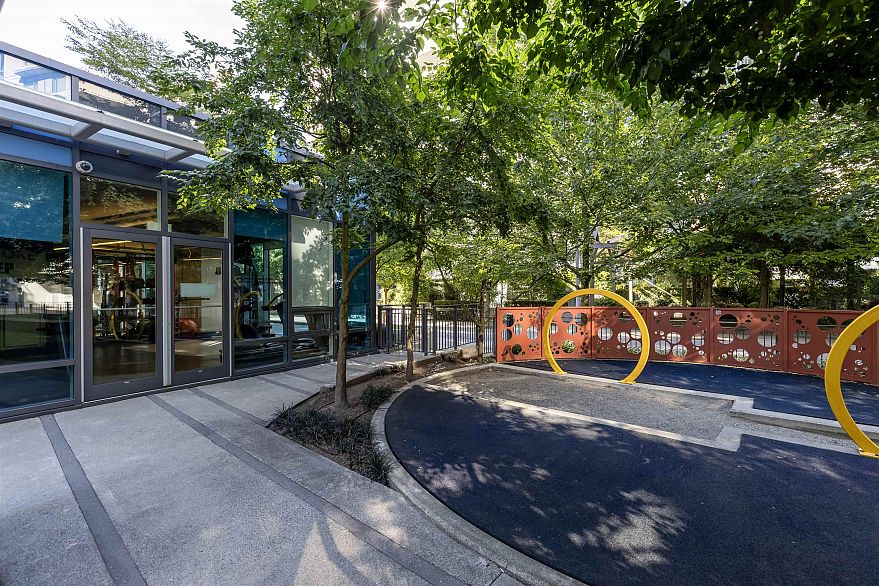 1206 111 E 1st Avenue