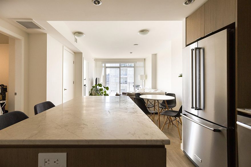 1206 111 E 1st Avenue