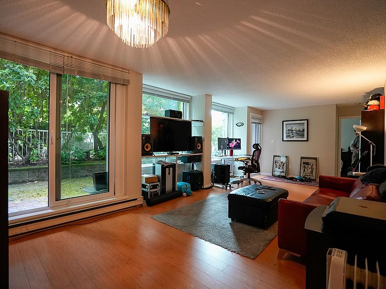 101 1845 Robson Street