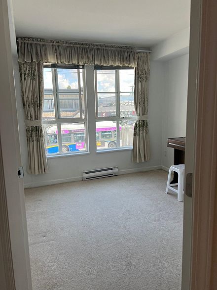 208 6991 Victoria Drive