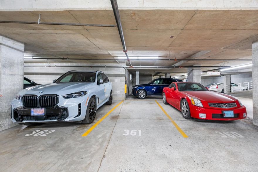 2608 198 Aquarius Mews