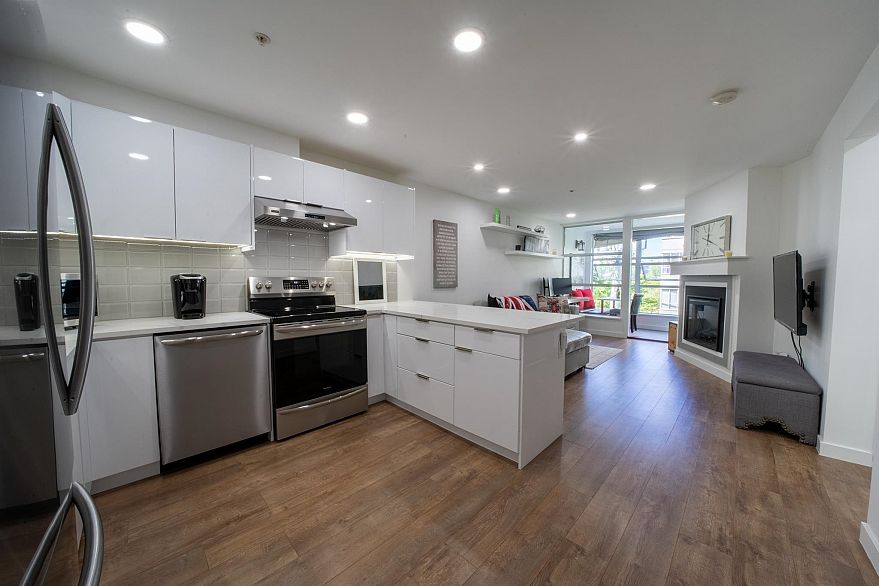 207 5025 Joyce Street