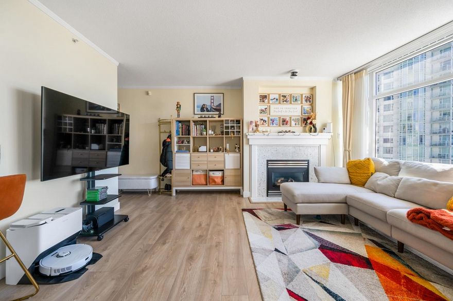 2608 198 Aquarius Mews