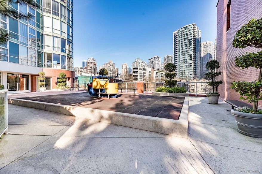 2608 198 Aquarius Mews