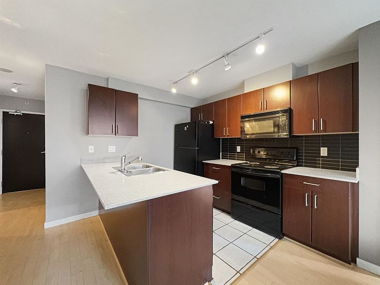 4xx 933 HORNBY STREET, Vancouver BC V6Z 3G4