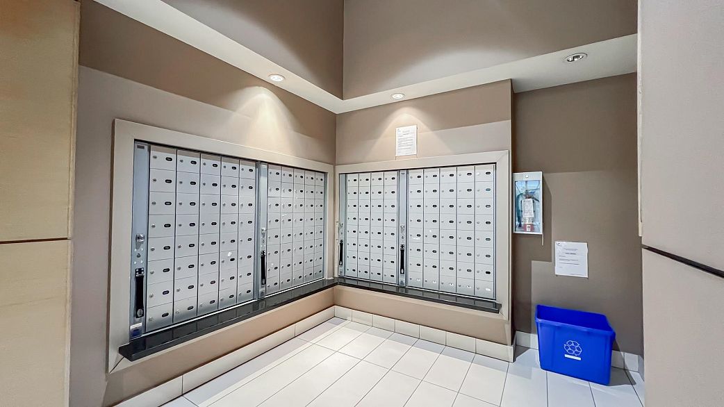 2004 565 Smithe Street