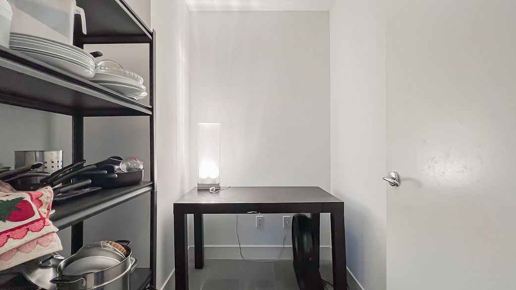 2004 565 Smithe Street