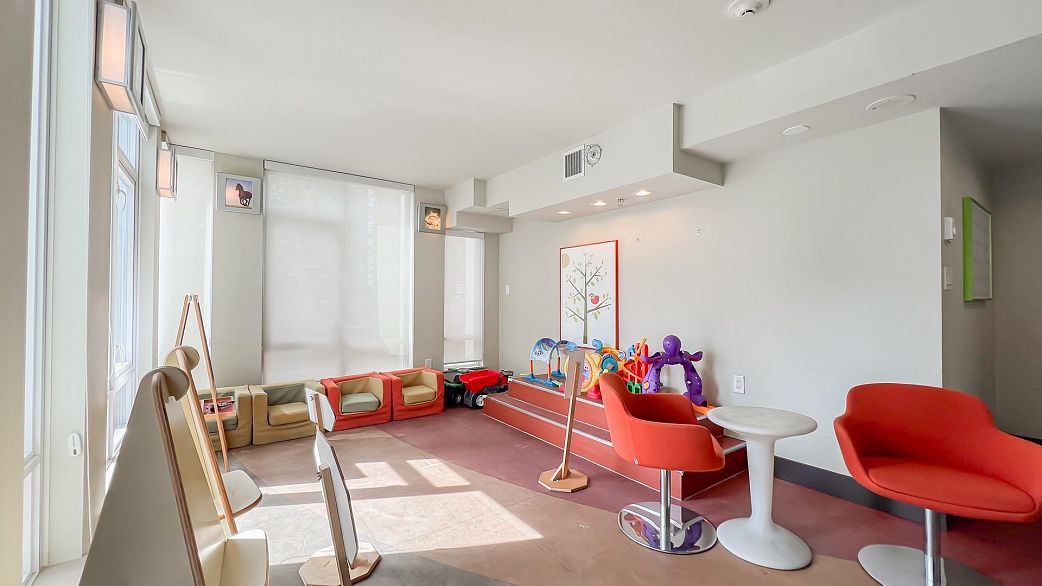 2004 565 Smithe Street