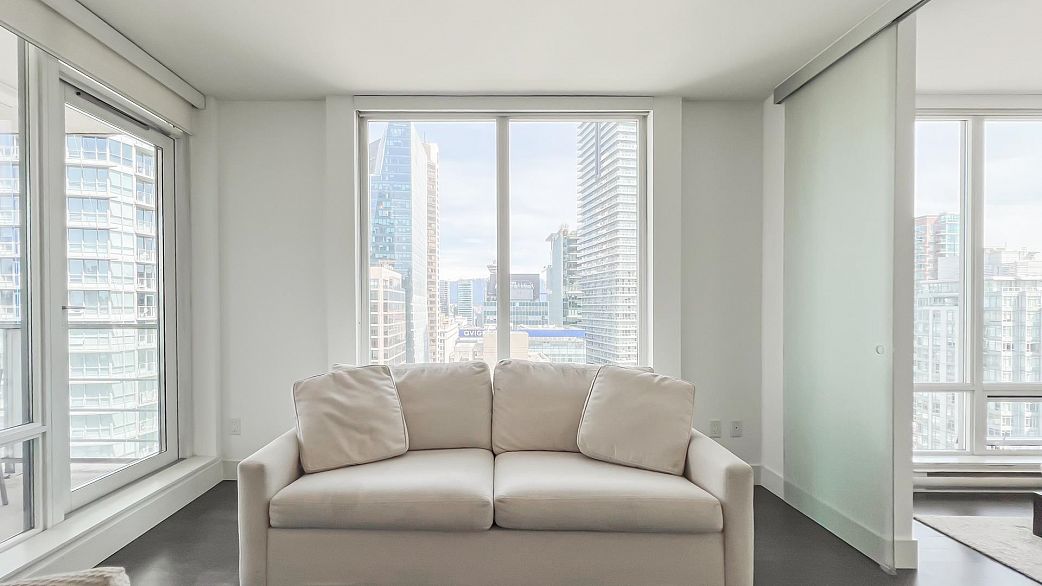 2004 565 Smithe Street