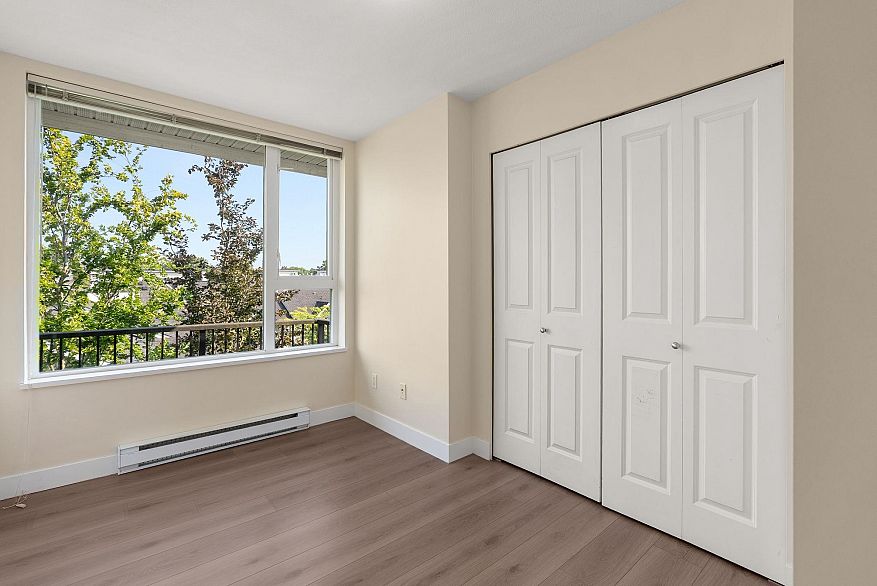 417 7089 Mont Royal Square