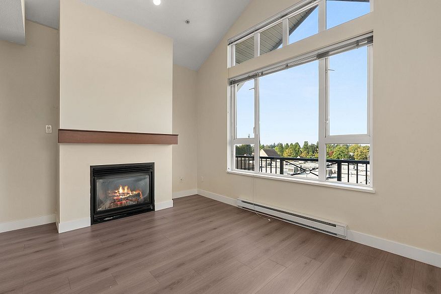 417 7089 Mont Royal Square