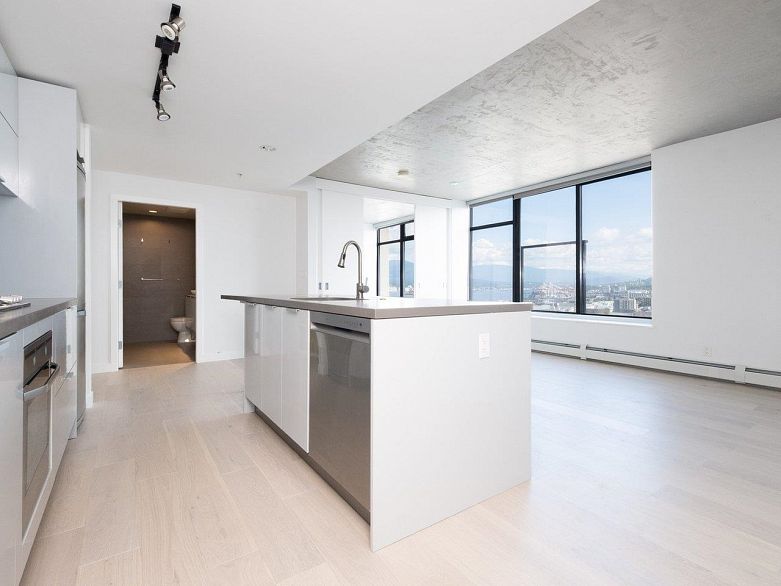 2503 108 W Cordova Street