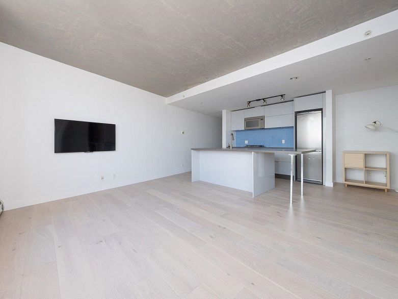 2503 108 W Cordova Street