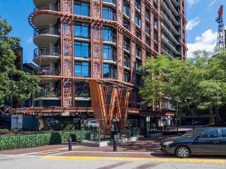 2503 108 W Cordova Street