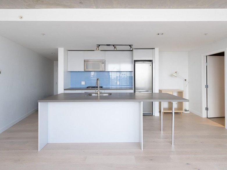 2503 108 W Cordova Street