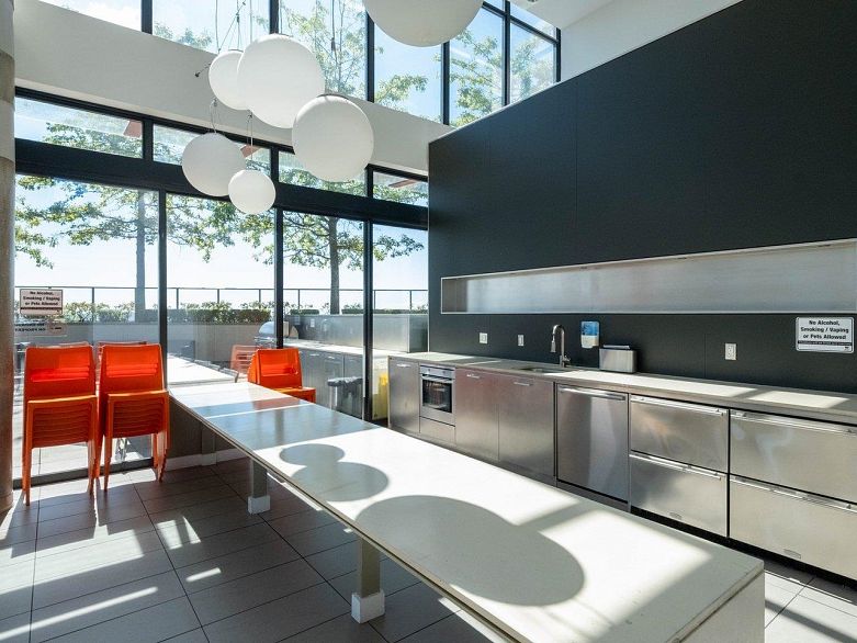 2503 108 W Cordova Street