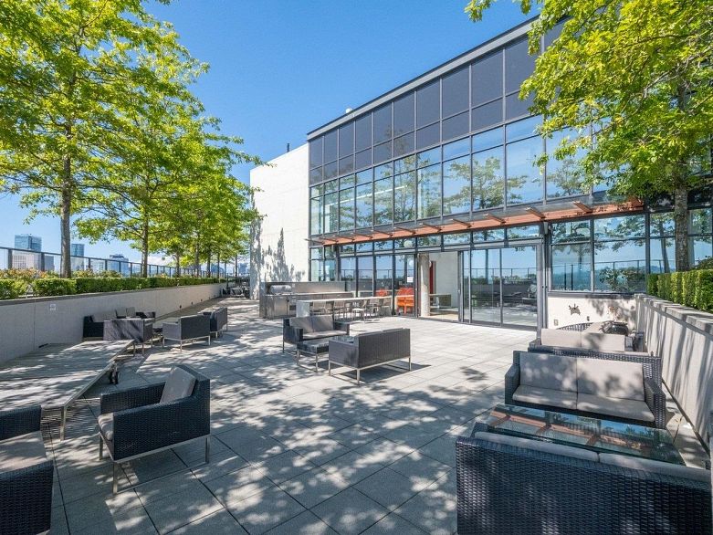 2503 108 W Cordova Street