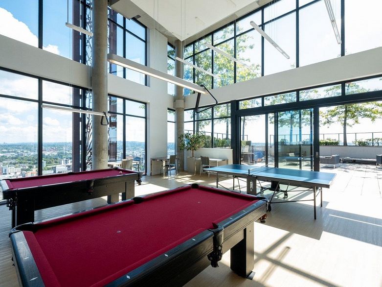 2503 108 W Cordova Street