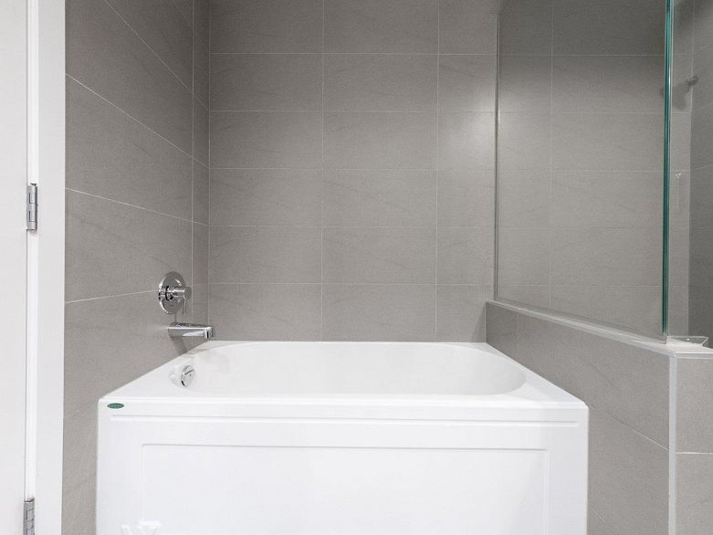 2503 108 W Cordova Street