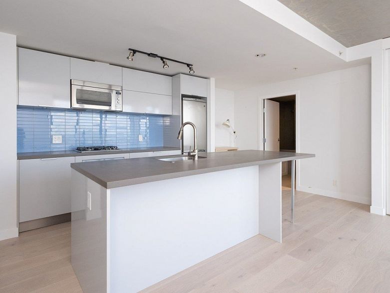 2503 108 W Cordova Street