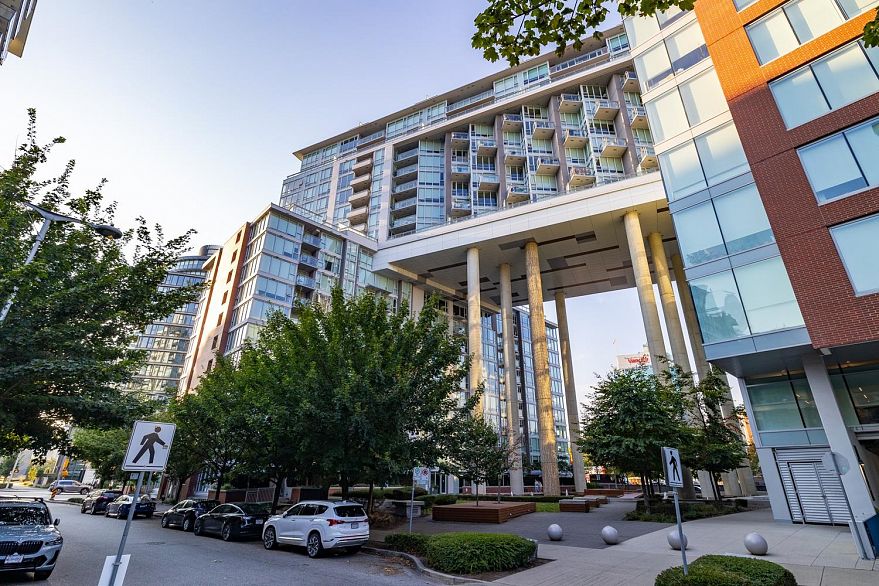 1912 1618 Quebec Street