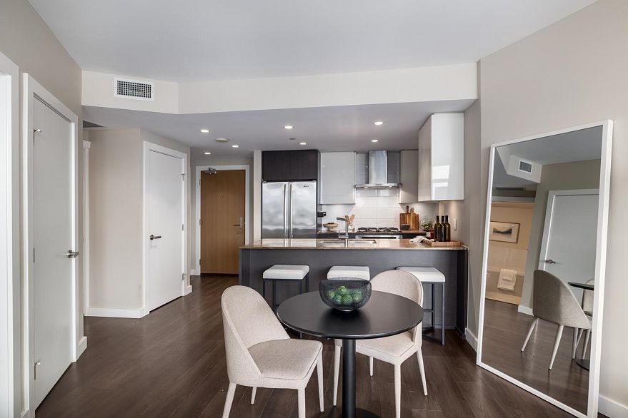 1912 1618 Quebec Street