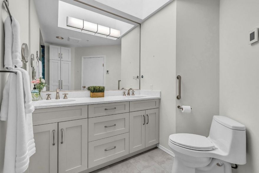 PH21 2175 W 3rd Avenue