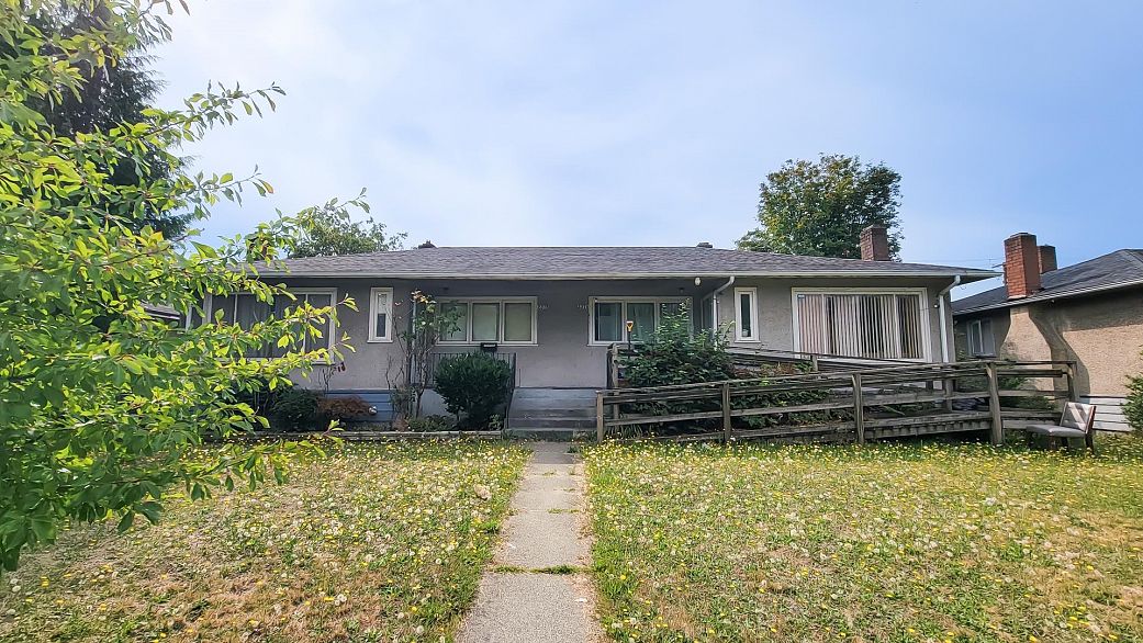 2576 S Grandview Highway