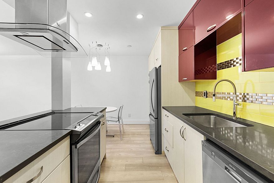 202 1422 E 3rd Avenue