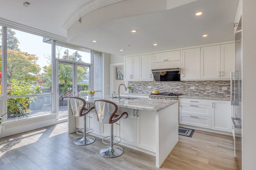 110 1328 Marinaside Crescent