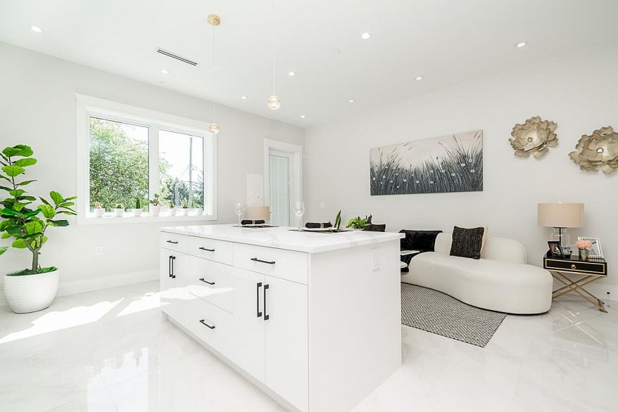 2356 West 16th Avenue