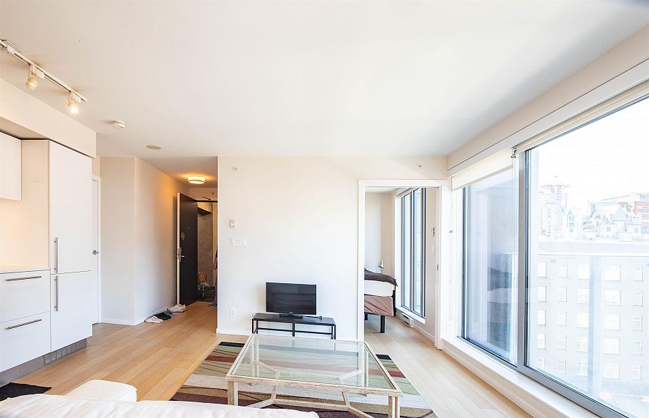 908 999 Seymour Street