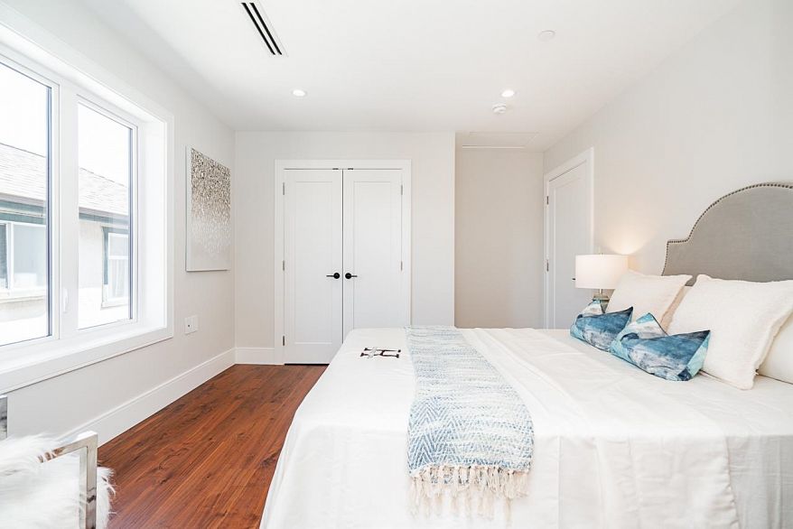 2356 West 16th Avenue