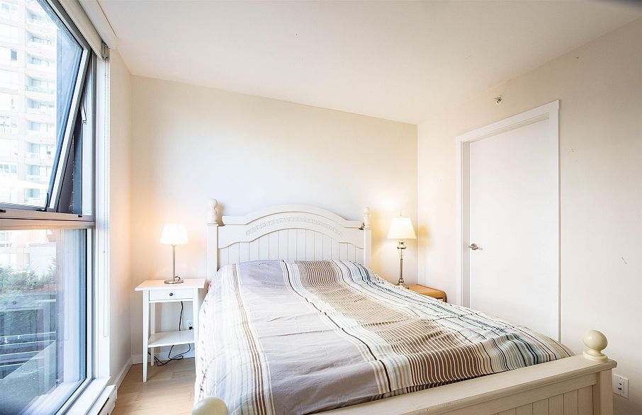 908 999 Seymour Street