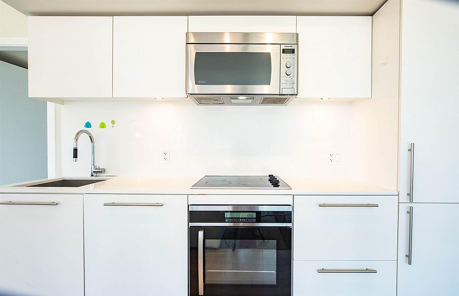 908 999 Seymour Street