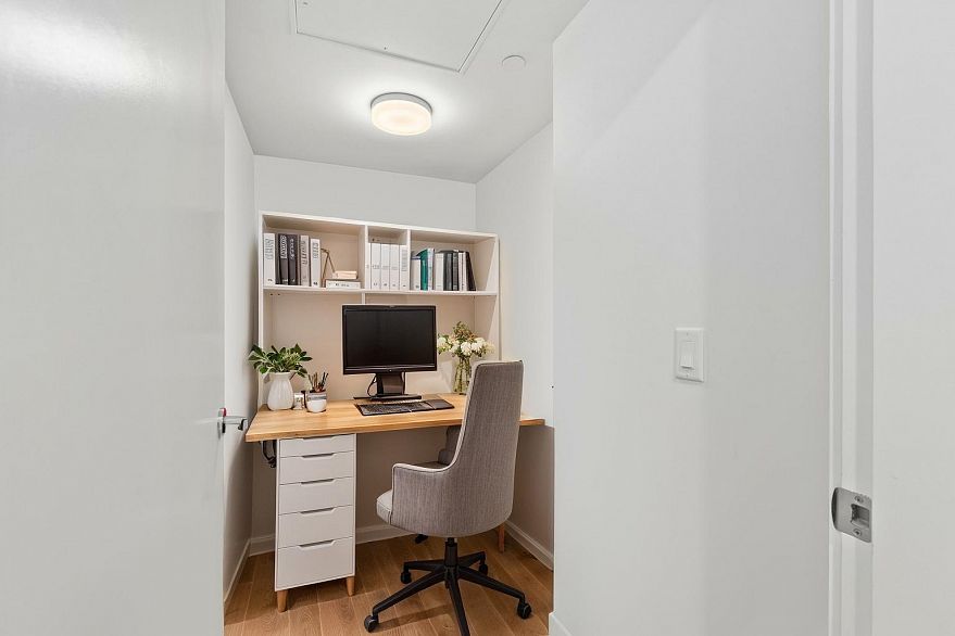 306 209 E 20th Avenue