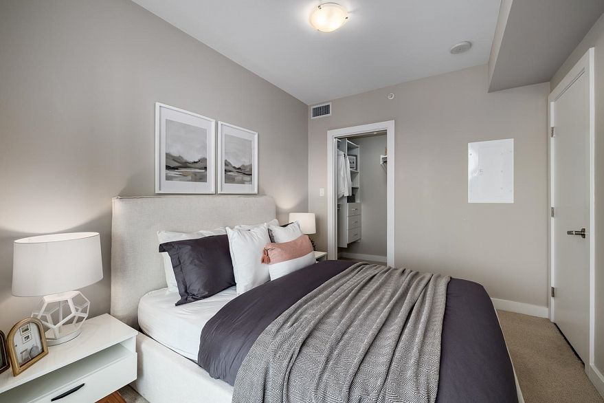 1912 1618 Quebec Street