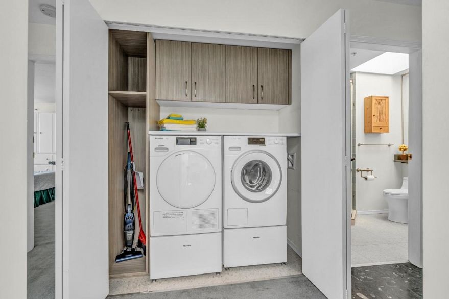 PH21 2175 W 3rd Avenue