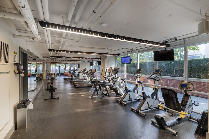 1912 1618 Quebec Street