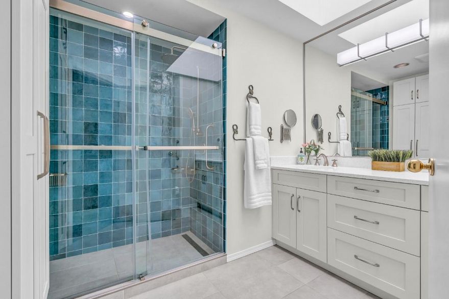 PH21 2175 W 3rd Avenue