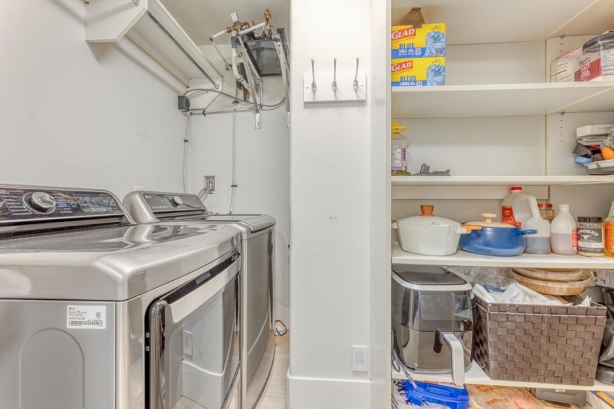 110 1328 Marinaside Crescent