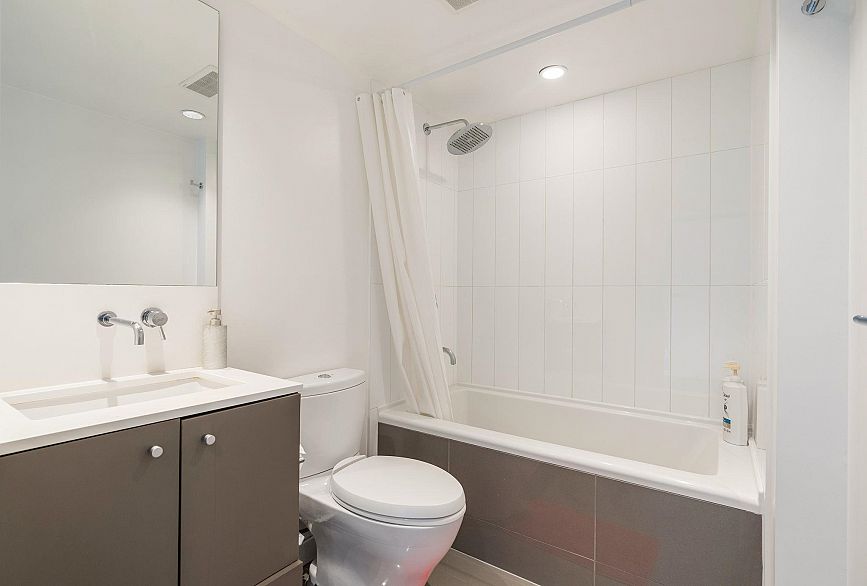 1902 999 Seymour Street