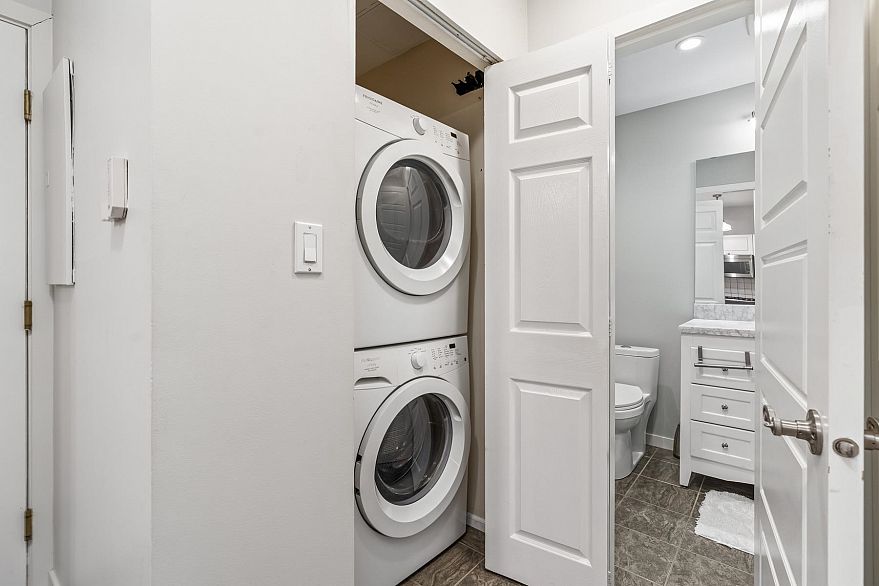 204 2525 Quebec Street