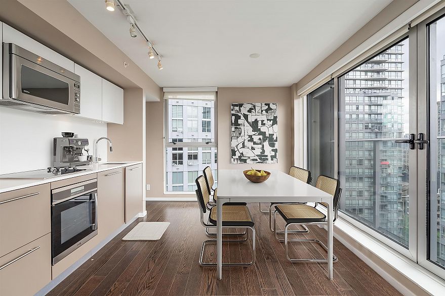 1902 999 Seymour Street