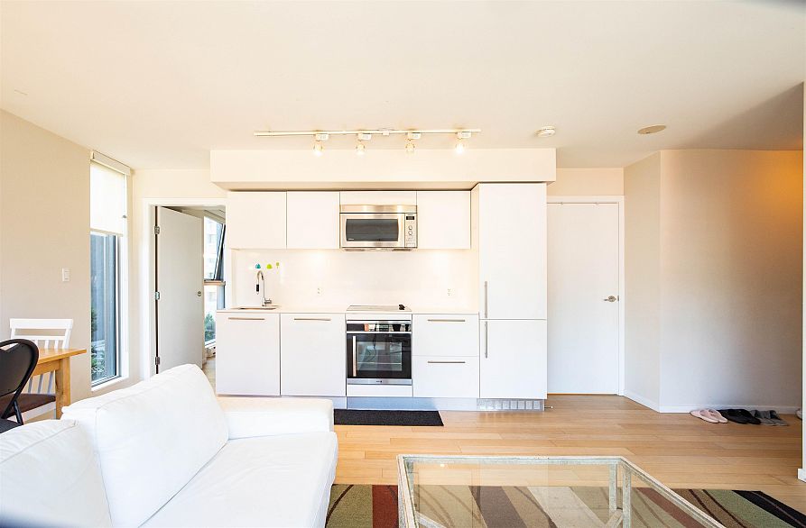 908 999 Seymour Street